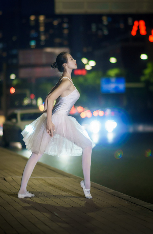 开发瑜伽智能穿戴设备，提升练习体验，智能瑜伽机器人