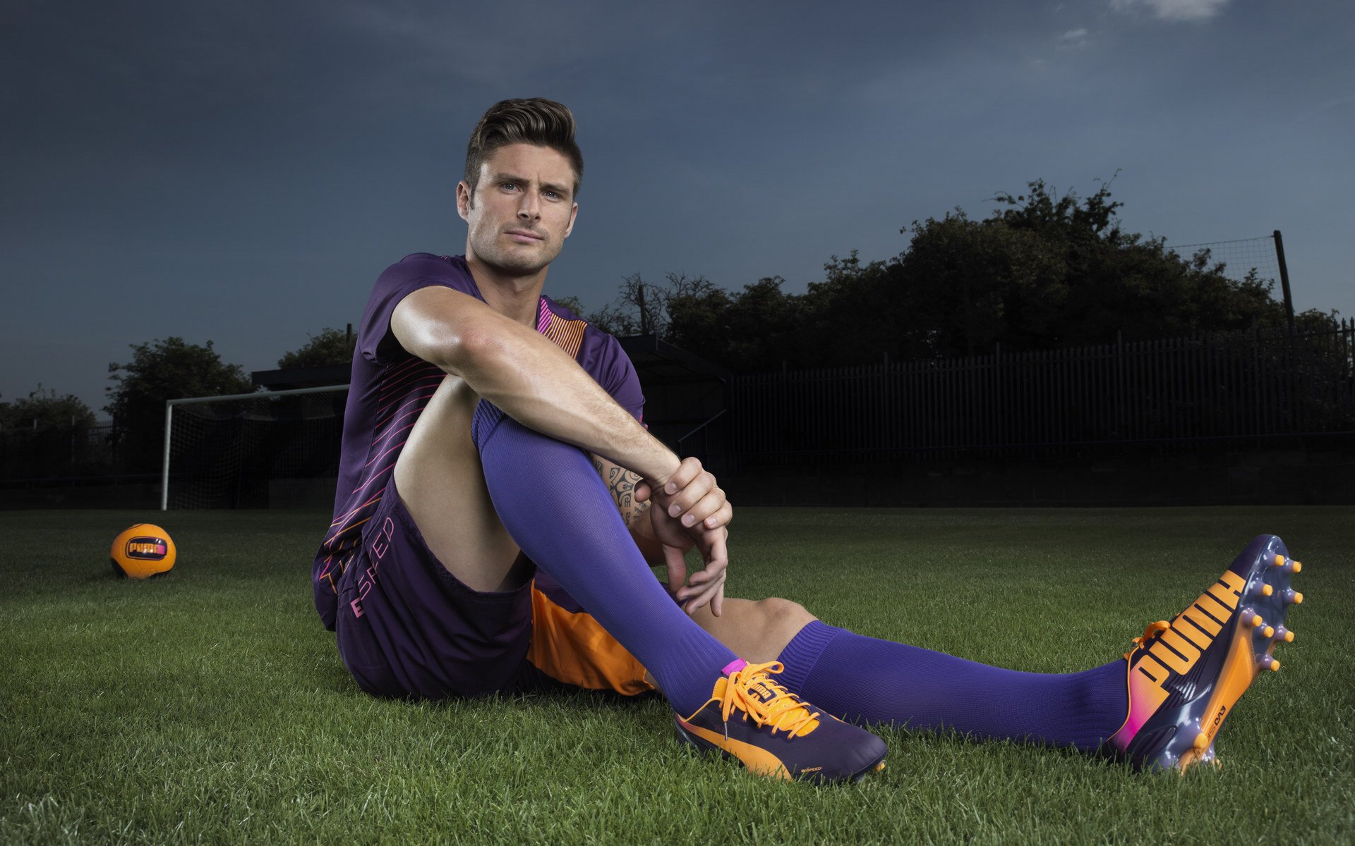 开云体育APP下载-室内迷你高尔夫体验赛，趣味休闲新宠，迷你高尔夫球场设计