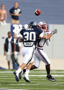 开云·体育官网APP下载-达里尔·基：无论是防守抢断还是快速反击，他的表现都让全黑队稳操胜券